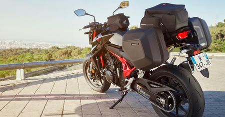 Honda przygotowała długą listę dodatków do Horneta. To pokazuje jego uniwersalność
