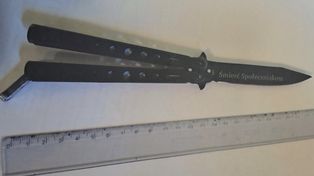 14-latek przyszedł do szkoły w Warszawie z nożem. Został zatrzymany