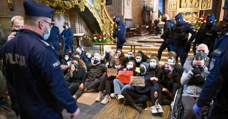 Aborcja. Protesty po wyroku TK. Policja podsumowuje prace