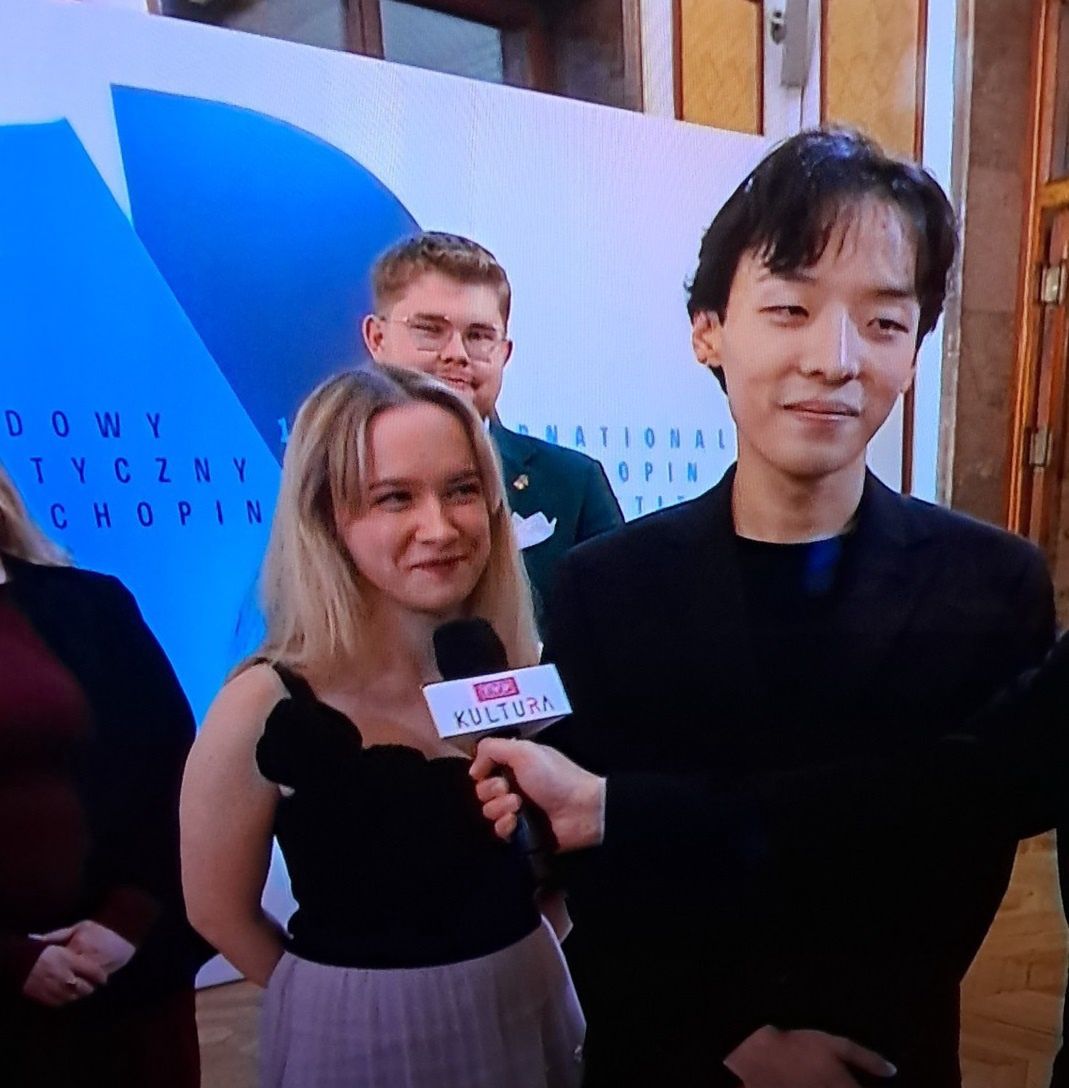 Hyuk Lee z polską dziewczyną, wiolonczelistką Marceliną Wojtoń
