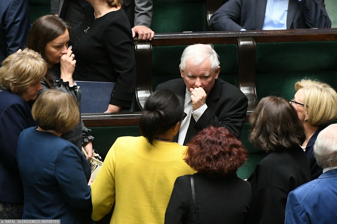 Prezes Kaczyński wśród parlamentarzystek PiS