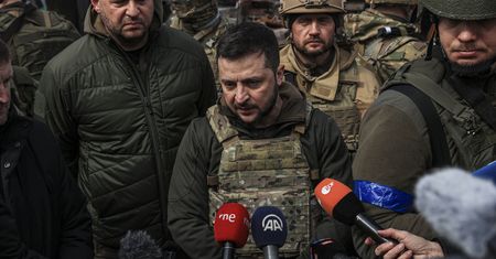 Wojna w Ukrainie. Zełenski ostrzega: Rosjanie mogą użyć broni chemicznej [NA ŻYWO]