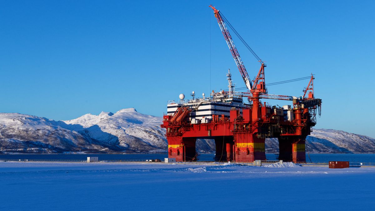 Gerry Thoenen
ölplattform, bohrinsel, gas, öl, erdöl, erdgas, erdölförderung, gasförderung, norwegen, ölindustrie, gasindustrie, rohstoff, energie, fossil, co2, winterlandschaft, eis, schnee, technik, fördertechnik, plattform, bohrung, rohöl, petrochemie, erderwärmung, klima, klimapolitik, klimagipfel