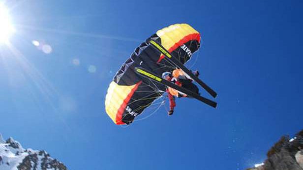 Co wyjdzie z połączenia nart i paralotni? Zobacz film z Maczeta.tv! 1