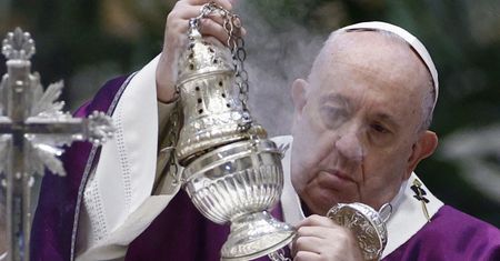 Papież cały w nerwach. "Kościół może się rozpaść"