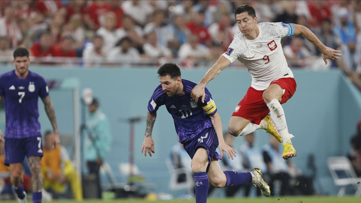 Poland v Argentina: Group C - FIFA World Cup Qatar 2022
DOHA, QATAR - NOVEMBER 30: Lionel Messi of Argentina and Robert Lewandowski of Poland challenge during the FIFA World Cup Qatar 2022 Group C match between Poland and Argentina at Stadium 974 on November 30, 2022 in Doha, Qatar. (Photo by Richard Sellers/Getty Images)
Richard Sellers