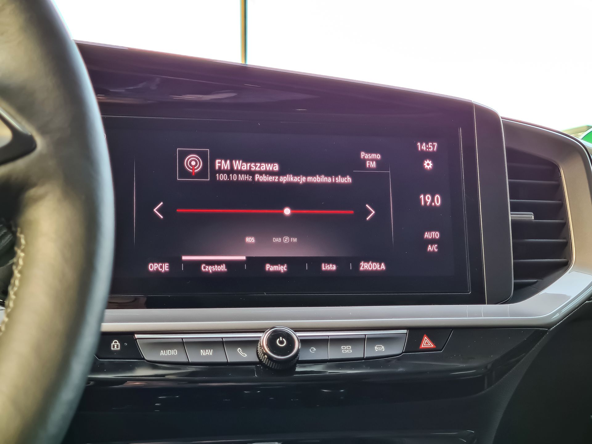 Opel Mokka-e: Systemy bezpieczeństwa i wsparcia kierowcy oraz nowy system info-rozrywki 8