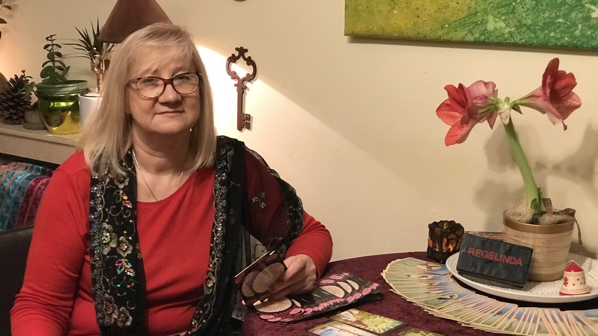 Wróżka Regelinda rozłożyła karty Tarota i powiedziała co czeka poszczególne znaki zodiaku w 2021 roku.