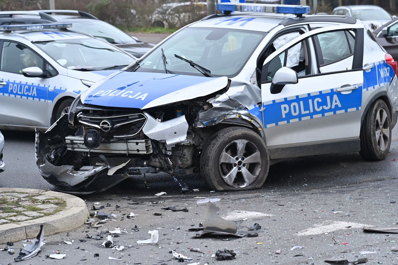 Pościg ulicami Szczecina. 28-latek ukradł auto, chciał staranować dwa radiowozy