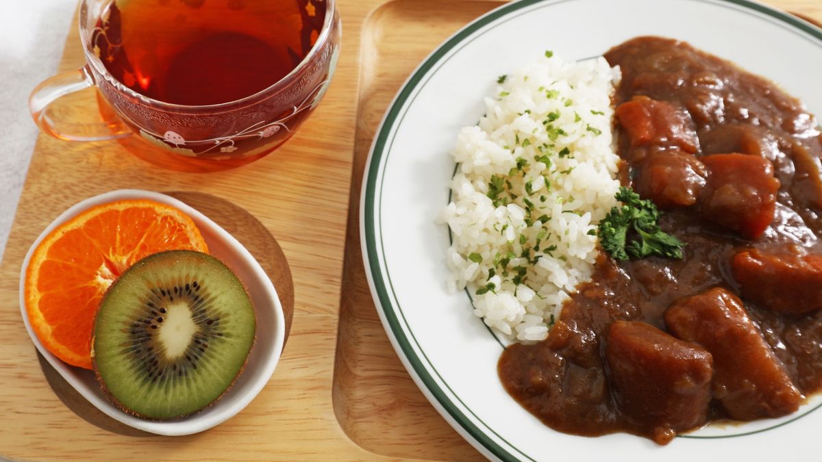 Delicious curry and riceDelicious curry and rice in a dishsunabesyou