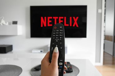 Netflix podpisał umowę przejęcia Warner Bros.