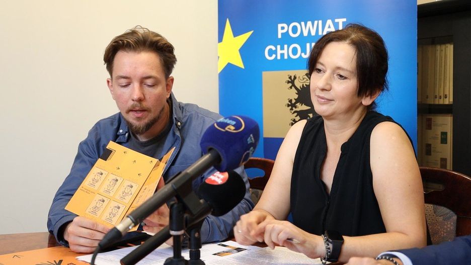 Organizatorzy Wielkiej Wymiany Książek Edyta Barwina i Dominik Gostomski