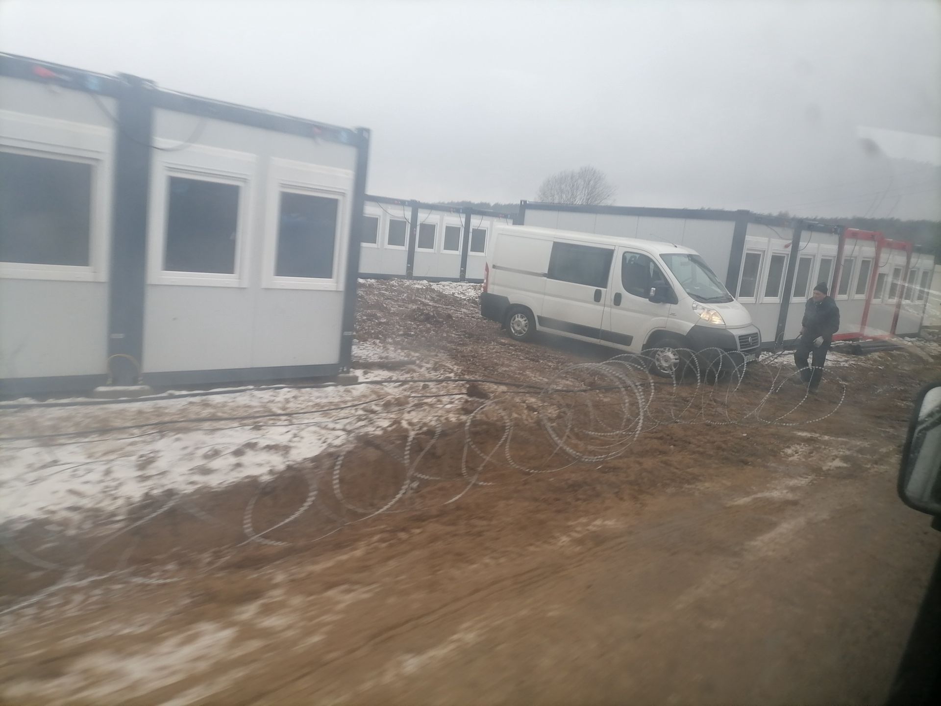 Wielu żołnierzy ciągle marznie na granicy (fot. Sławek Zagórski/Wirtualna Polska)