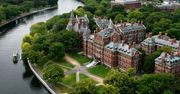 Trump vs Harvard: Prezydent żąda miliarda dolarów za "haniebne błędy" prestiżowej uczelni
