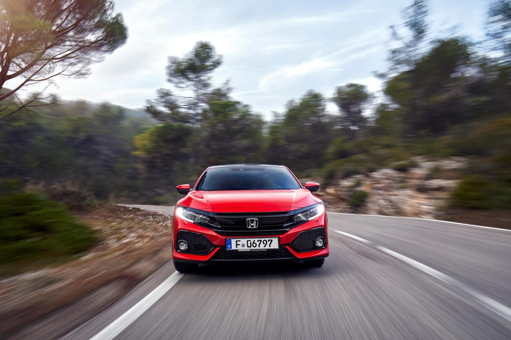Nowy silnik 1.5 Turbo rozwija 182 KM i to też nie jest wysilenie, jakiego hondziarze nie znają. Natomiast moment obrotowy wynoszący 240 Nm to już jest nowość. Chyba, że byli już właścicielami dziewiątej generacji w wersji Type R lub diesla.