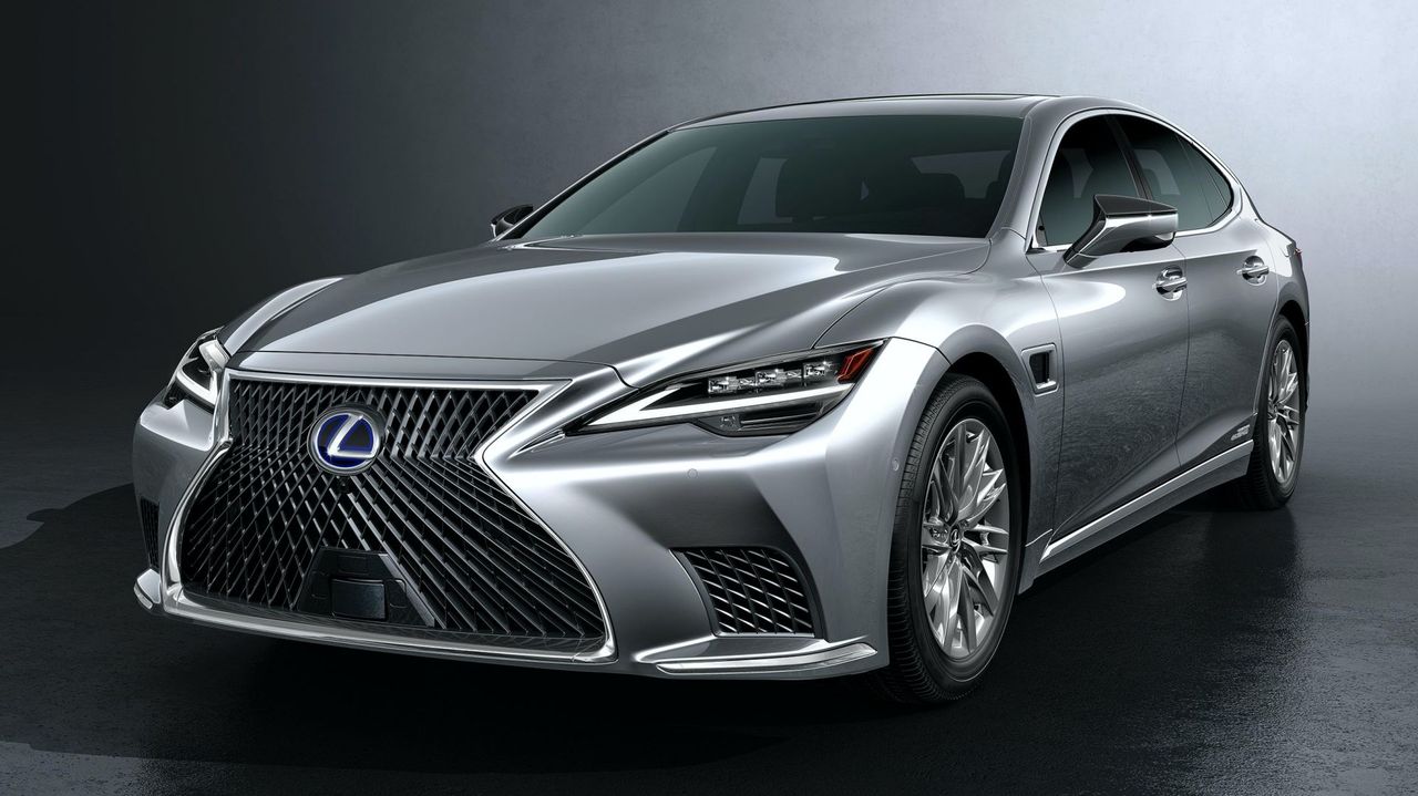 Lexus LS po liftingu nareszcie nadąża za konkurencją w kwestii technologii