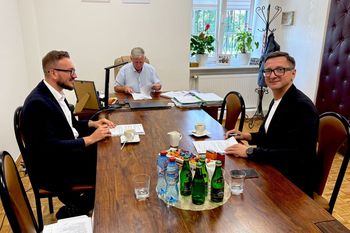 Obrowo. Będą nowe drogi. Podpisano cztery umowy na ponad 6 milionów złotych