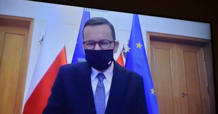 Kacprzak: "Piękne zaklęcia premiera nie działają na wirusa" [OPINIA]