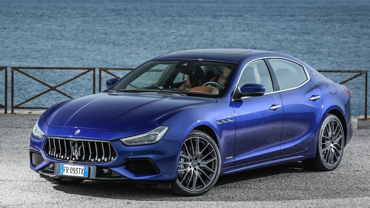 Nowy napęd powinien też przynieść zmiany w wyglądzie i wyposażeniu.