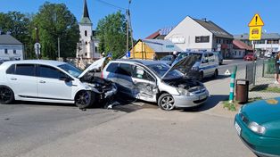 Bobowa: Zderzenie aut na skrzyżowaniu. Utrudnienia