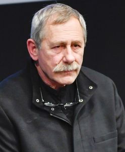 Żona Andrzeja Strzeleckiego o jego grobie. Wspomniała o niezwykłym grawerunku