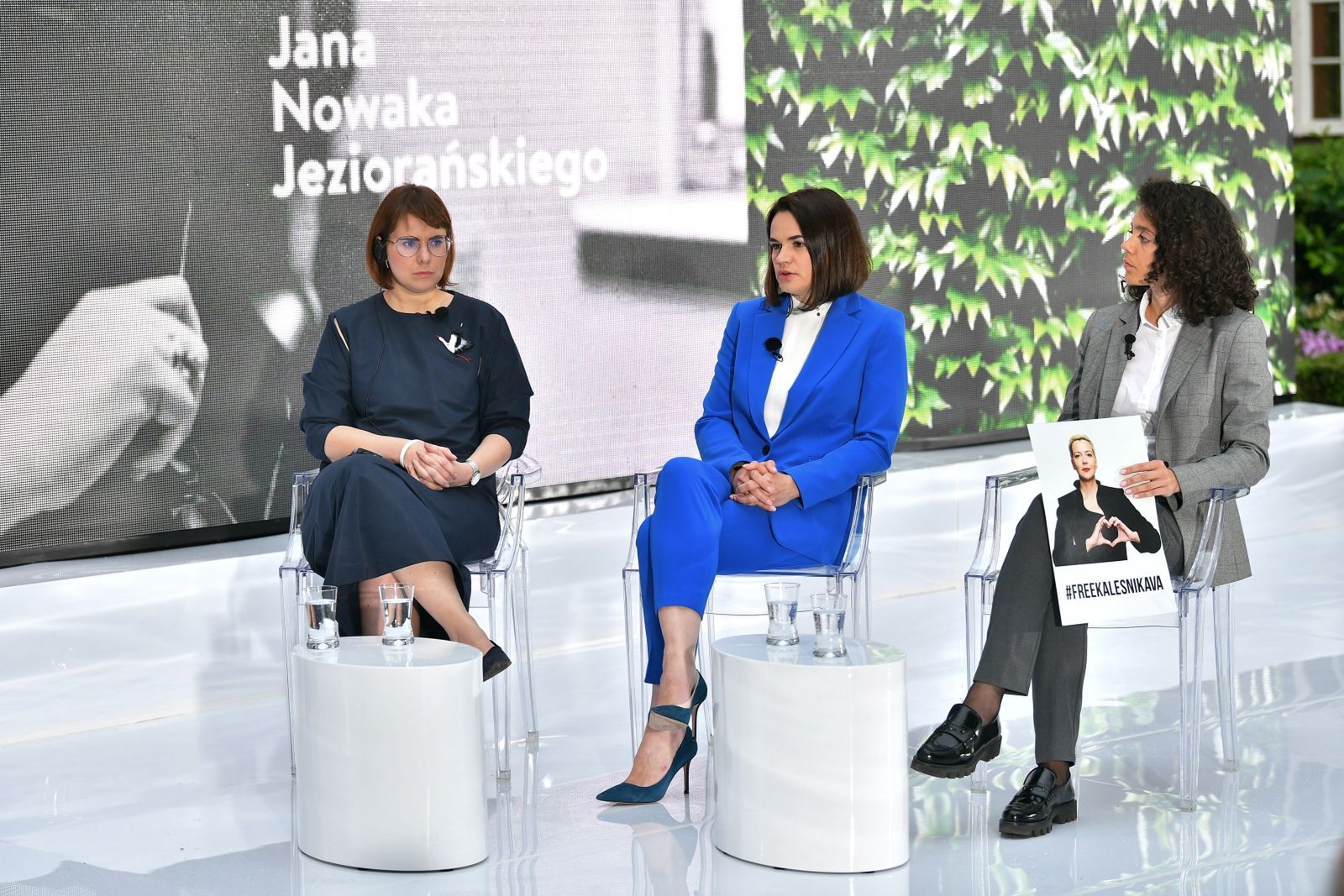 Laureatki nagrody, białoruskie opozycjonistki: Swiatłana Cichanouska i Olga Kovalkova oraz odbierająca w imieniu Maryi Kalesnikawej, jej siostra Taccjana Chomicz