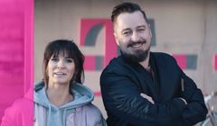 Sylwia Grzeszczak i Piotr Kędzierski śpiewają „Tamtą dziewczynę” w reklamach T-Mobile na Kartę (wideo)