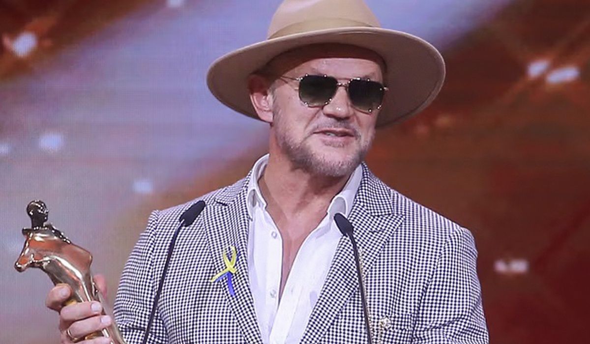 Cezary Pazura odbiera SuperWiktora 