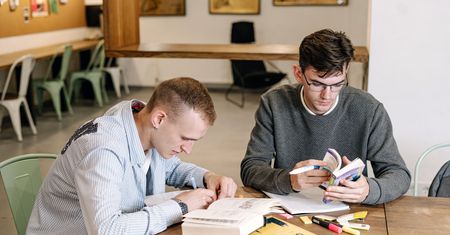 Rzucił etat i udziela korepetycji. Zarabia nawet 17 tys. zł "na rękę"