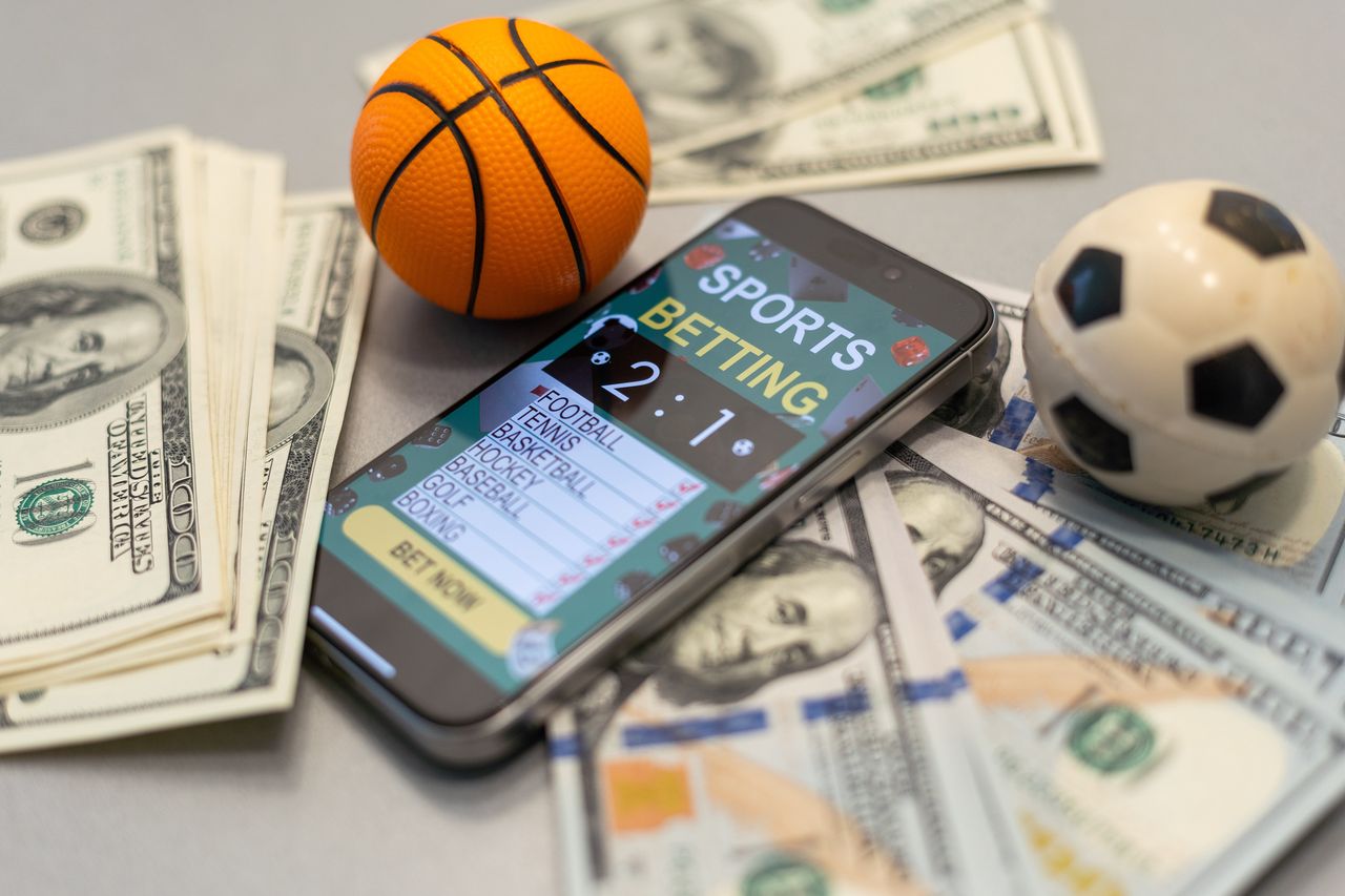 Legal sports betting linked to lower credit scores in new study