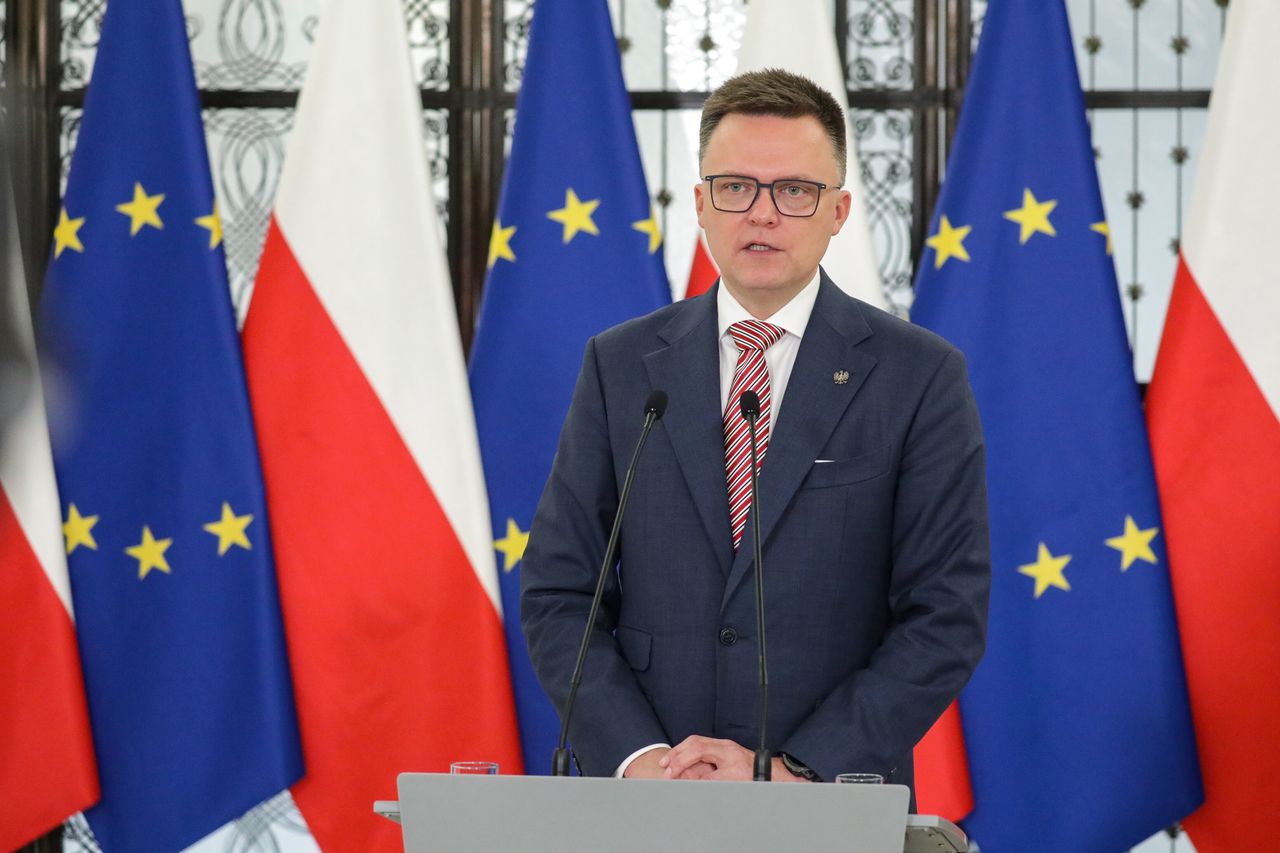 Hołownia ambasadorem w Watykanie? "Miejsce w sam raz dla niego"