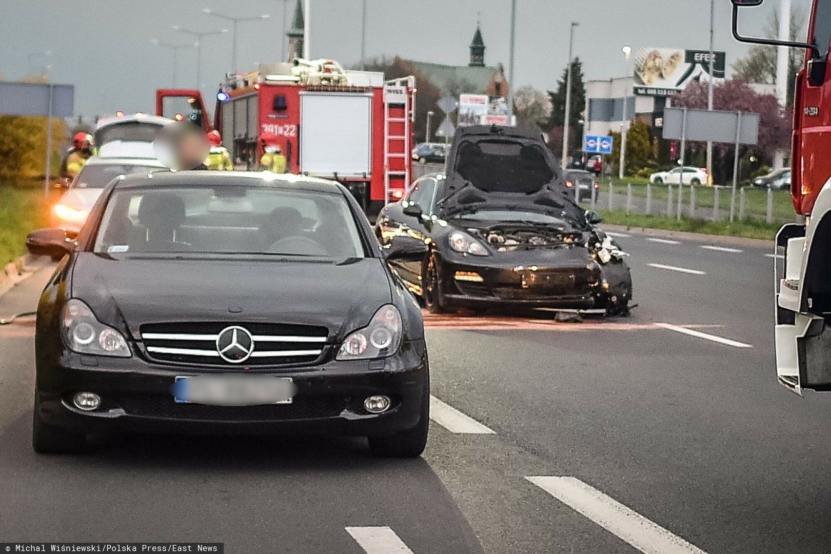 mercedes porsche leszno kolizja