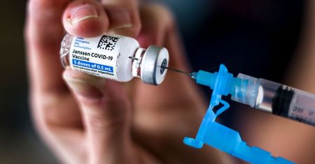 Zakrzepy po szczepionce AstraZeneca. Naukowcy odkryli ich przyczynę