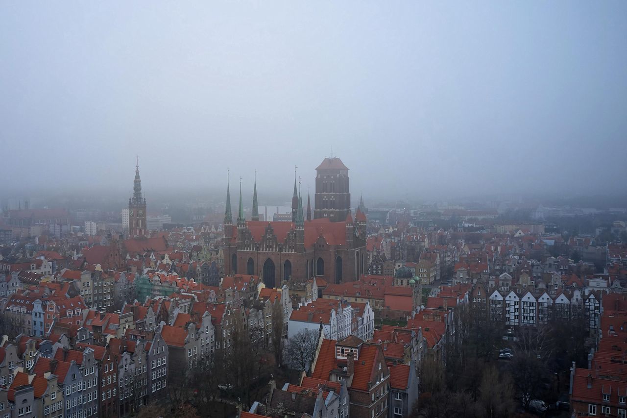 Stare Miasto
Gdańsk, 19.12.2020. Widok na Stare Miasto w Gdańsku, 19 bm.
(aw/awol) PAP/Adam Warżawa
Adam Warżawa
sPAP)