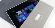 Szlachetny kamień w oprawie z tombaku. Test Acera W510