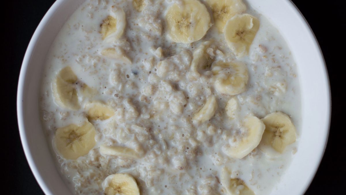 Czy owsianka może pomóc schudnąć? Sprawdź dietę owsiankową