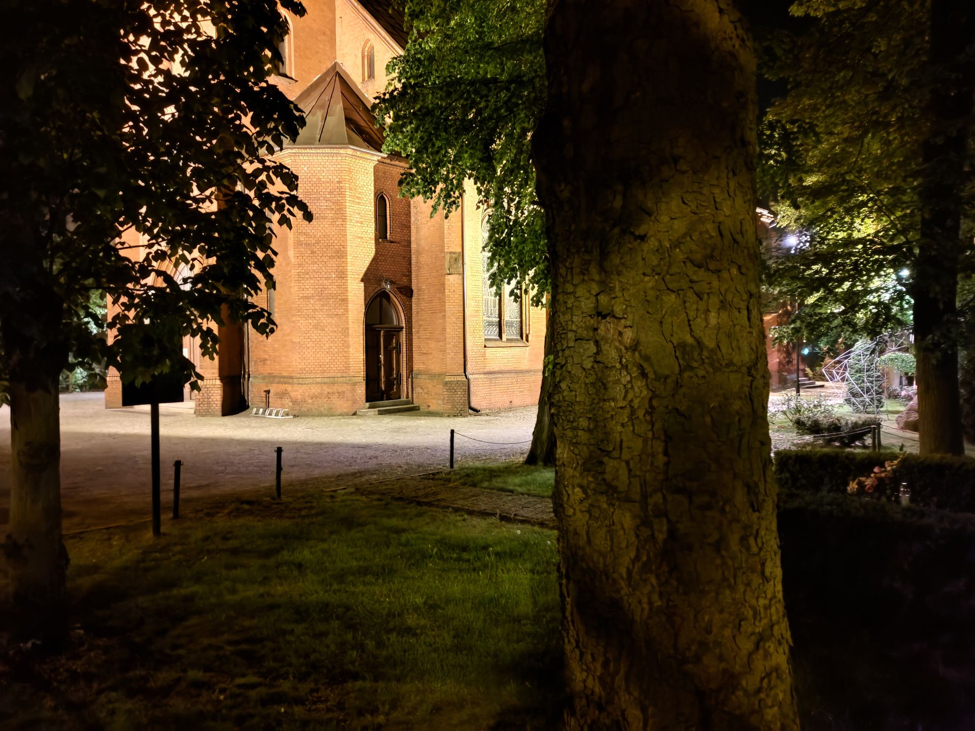 Smartfon inny niż (prawie) wszystkie. ASUS Zenfone 8 Flip: test 91