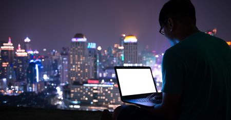 Nocne marki kupują 40 procent taniej w x-komie. Startujemy dziś o 20:00