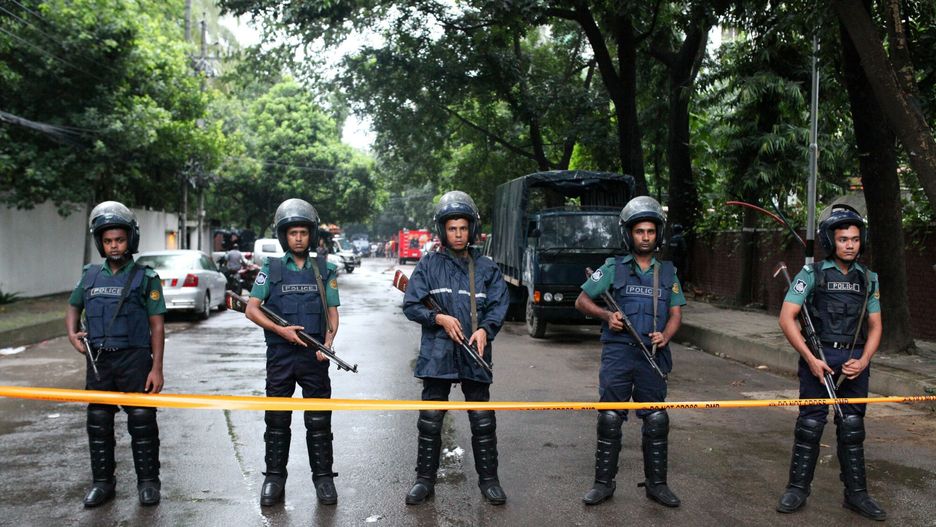 Policja w Bangladeszu. Zdjęcie ilustracyjne