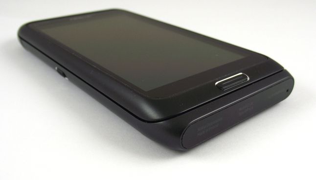 Nokia E7
