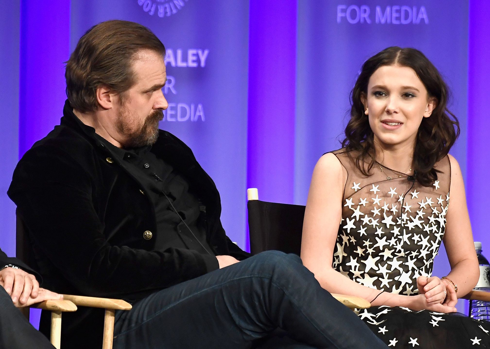 Millie Bobby Brown i David Harbour