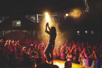 Uniejów: Była moc góralskiej muzyki oraz emocje na scenie i wśród publiczności. Mała Armia Janosika dała porywający koncert w Łódzkiem