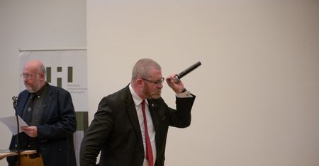 Kolejna awantura Grzegorza Brauna. Poseł zniszczył mikrofon!