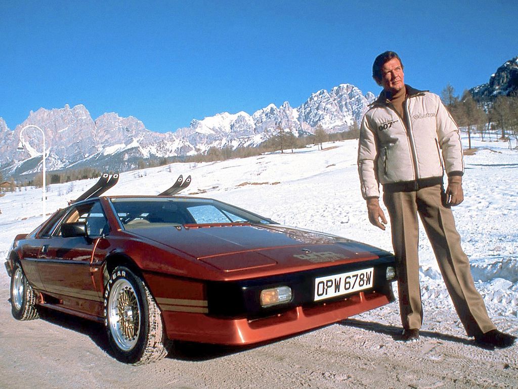 James Bond (Roger Moore)