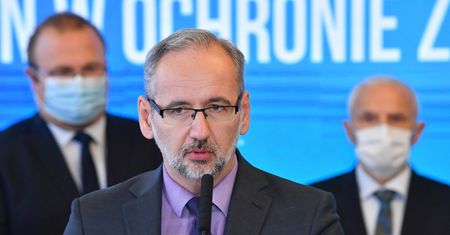 Koronawirus w Polsce. Ministerstwo Zdrowia powołuje zespół specjalny i wdraża "recovery plan"