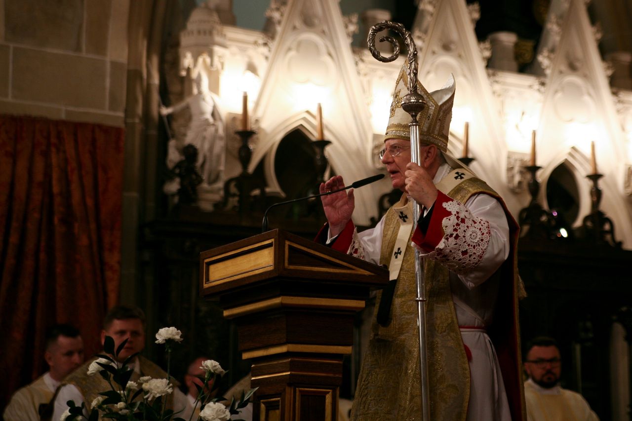 Abp Jędraszewski o in vitro. Jego wypowiedź zastanawia