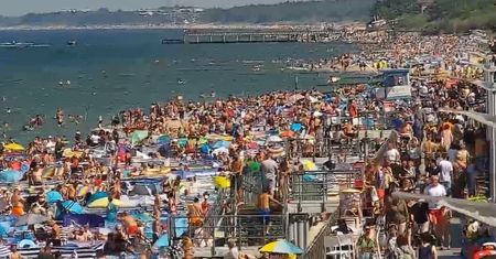 Była godz. 14:00. Taki widok uchwycono na plaży w Sarbinowie