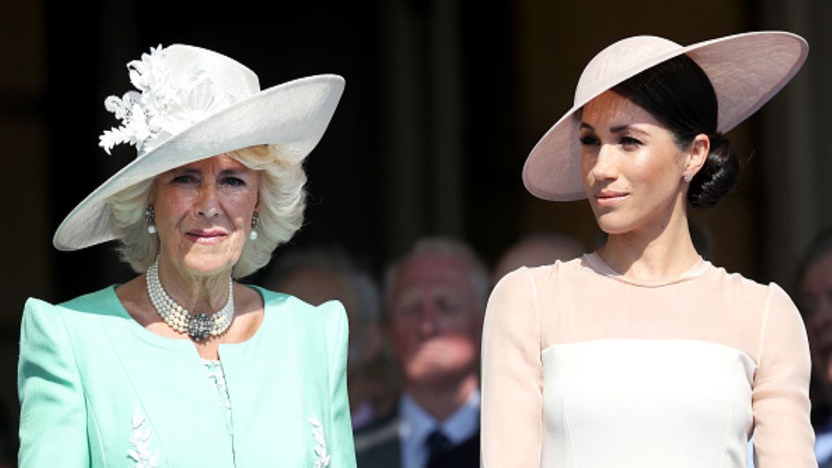 Księżna Kamila, delikatnie mówiąc, nie darzy Meghan Markle sympatią 