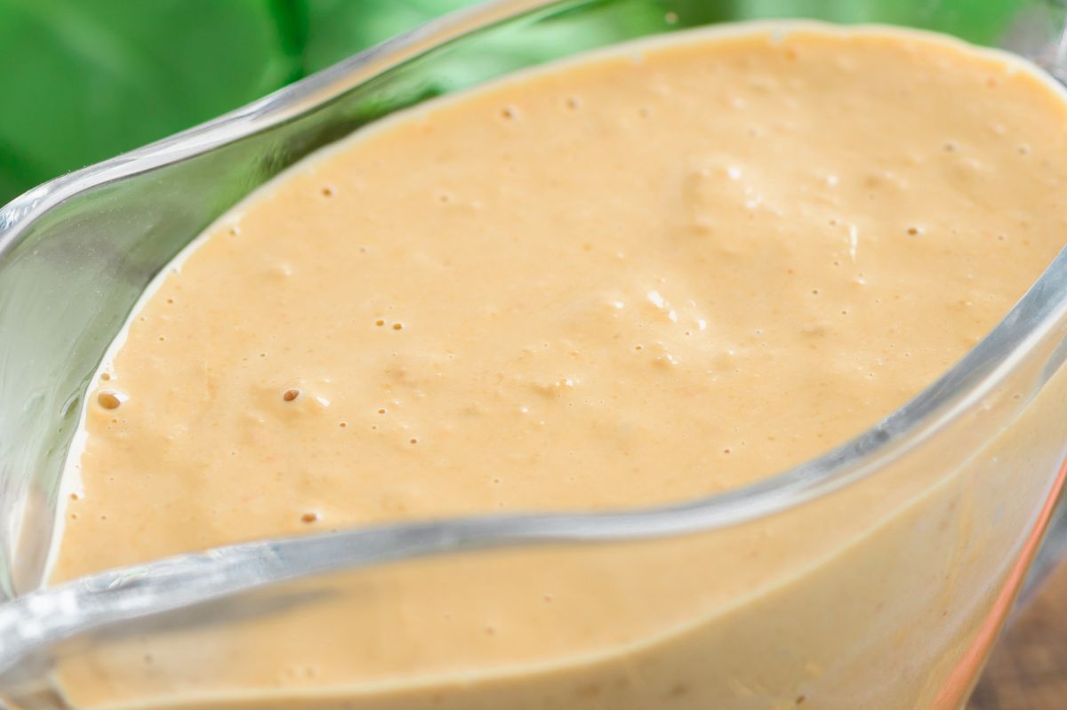 Homemade white currant sauce: A tangy addition to winter roasts