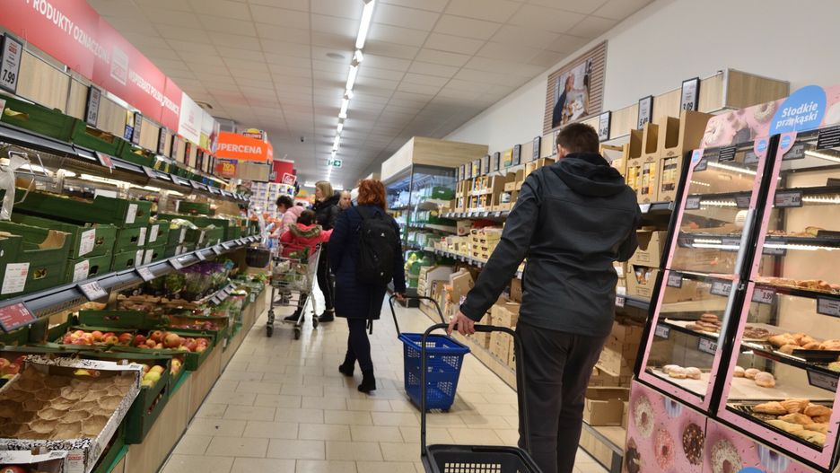 Wzrost cen żywności po przywróceniu podatku VAT przesunie się w czasie